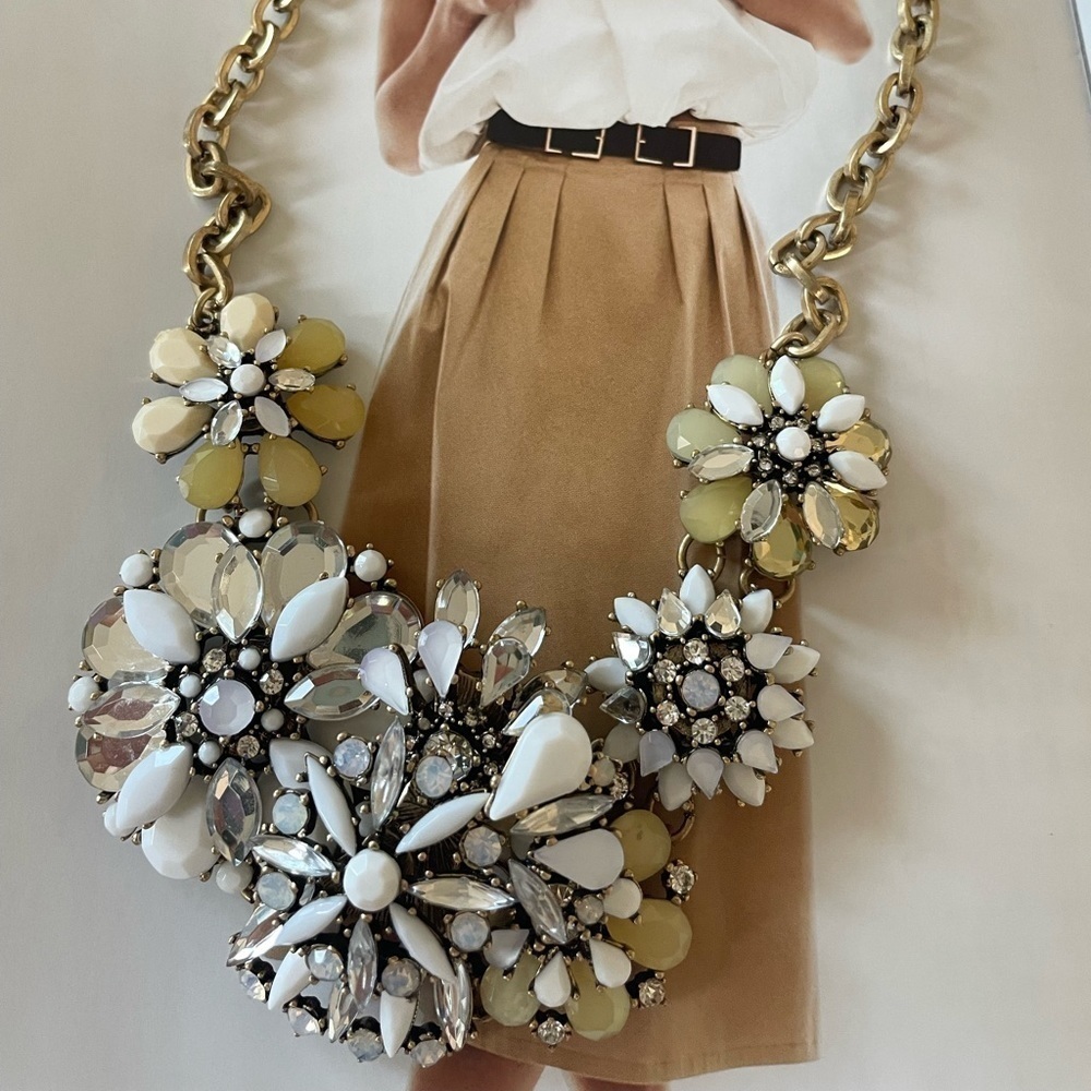 New - LOFT accents statement necklace